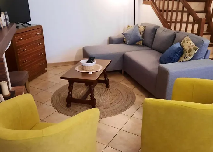 A 200 Metres Du Chateau : Maison De Ville