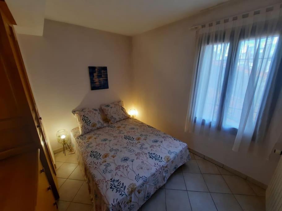 A 200 Metres Du Chateau : Maison De Holiday home *